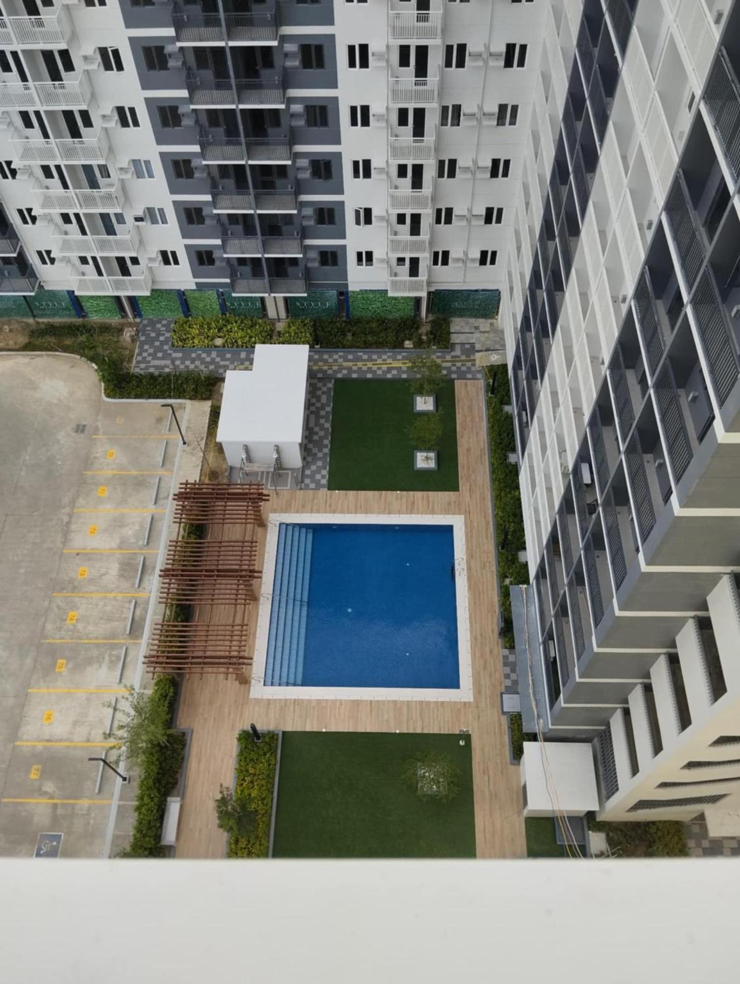 Rj Elite Escape 2Br Condo W Balcony Near Sm Iloilo Экстерьер фото