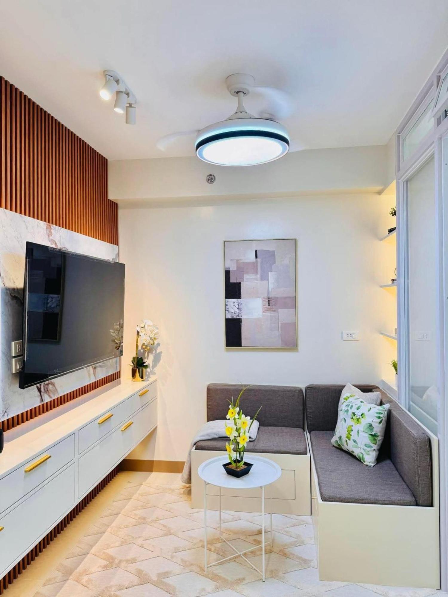 Rj Elite Escape 2Br Condo W Balcony Near Sm Iloilo Экстерьер фото
